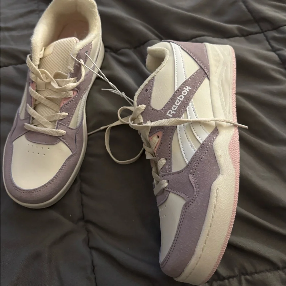 Reebok Girls Lavender and Cream Sneakers - Picture 5 of 10